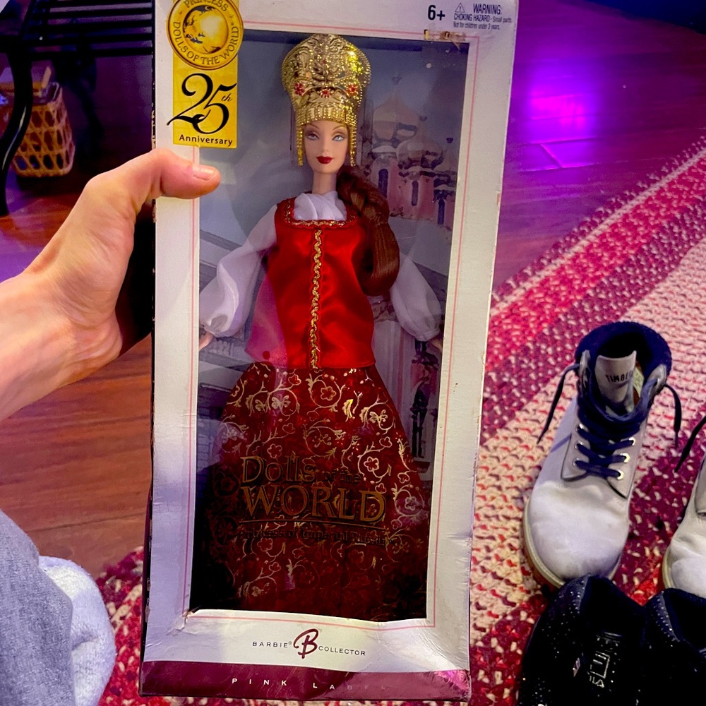 2004 Barbie collectors edition